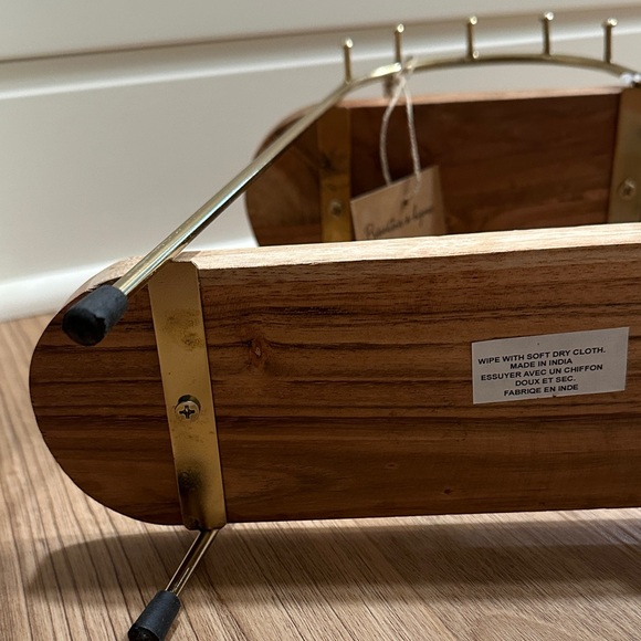 Modern jewelry box stand - Picture 5 of 5